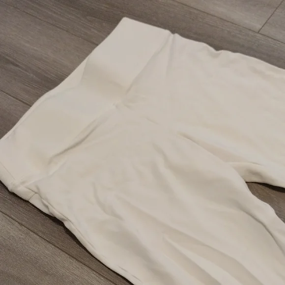 Vince Camuto Women's - Picture 3 of 10